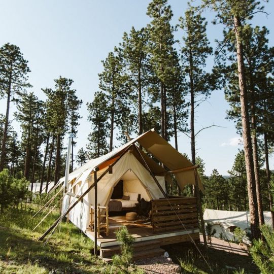 world-of-glamping-mount-rushmore-deluxe-tent3.jpg